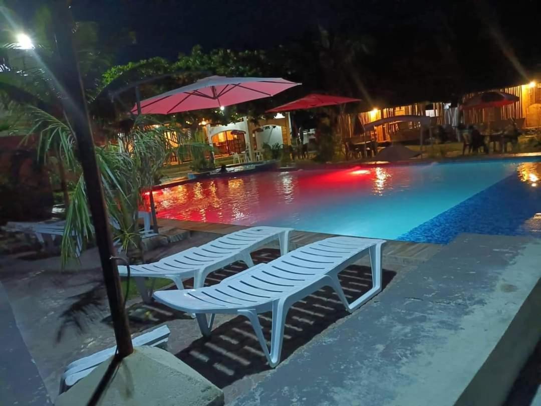 Rrj'S Beach Resort Oslob Extérieur photo